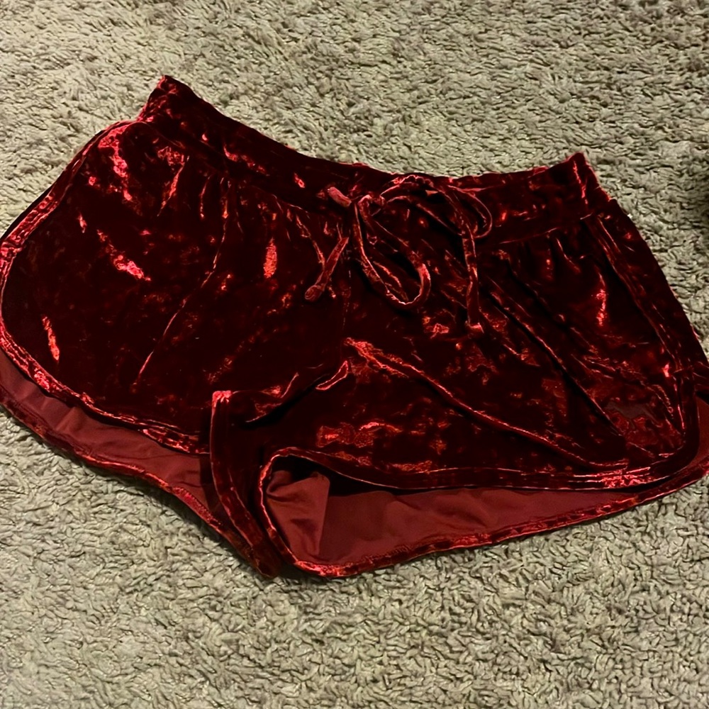 Women’s velvet sleep shorts